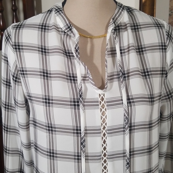 a.n.a plaid tassel long sleeves tunic top. Size PS - Picture 2 of 10